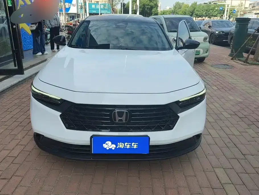 Honda Accord — фото 10