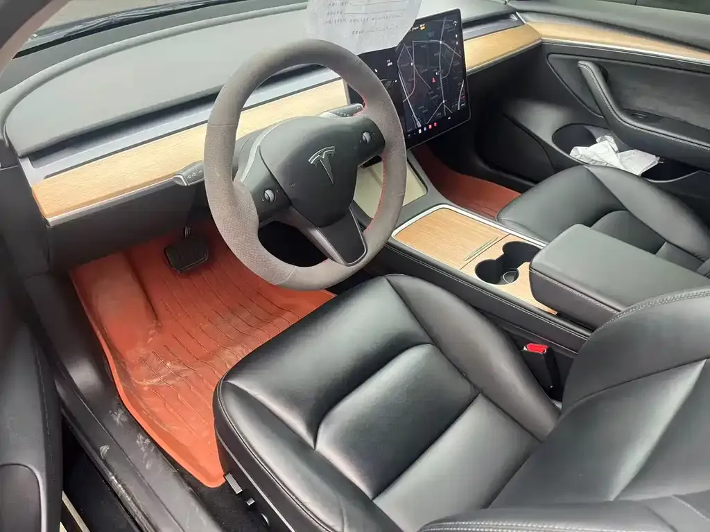 Tesla Model 3 — фото 5