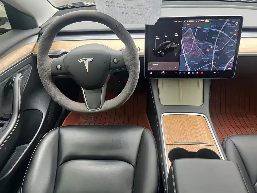 Tesla Model 3 — фото 6