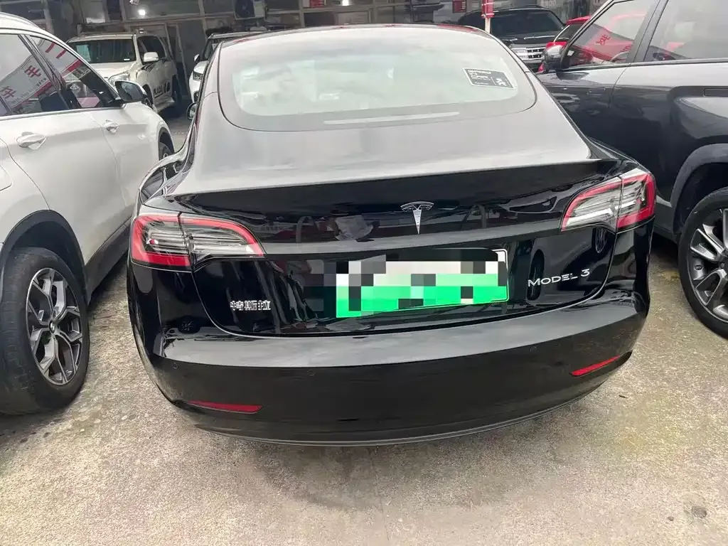 Tesla Model 3 — фото 3