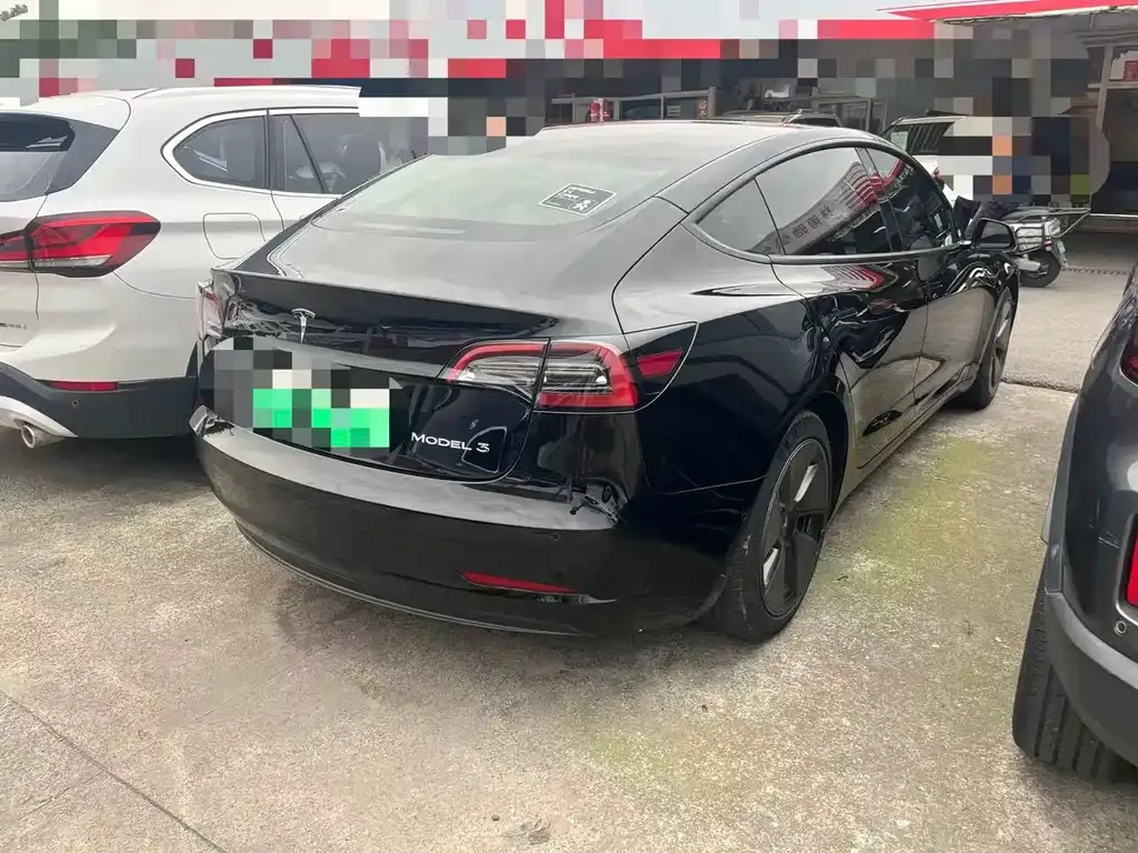 Tesla Model 3 — фото 4