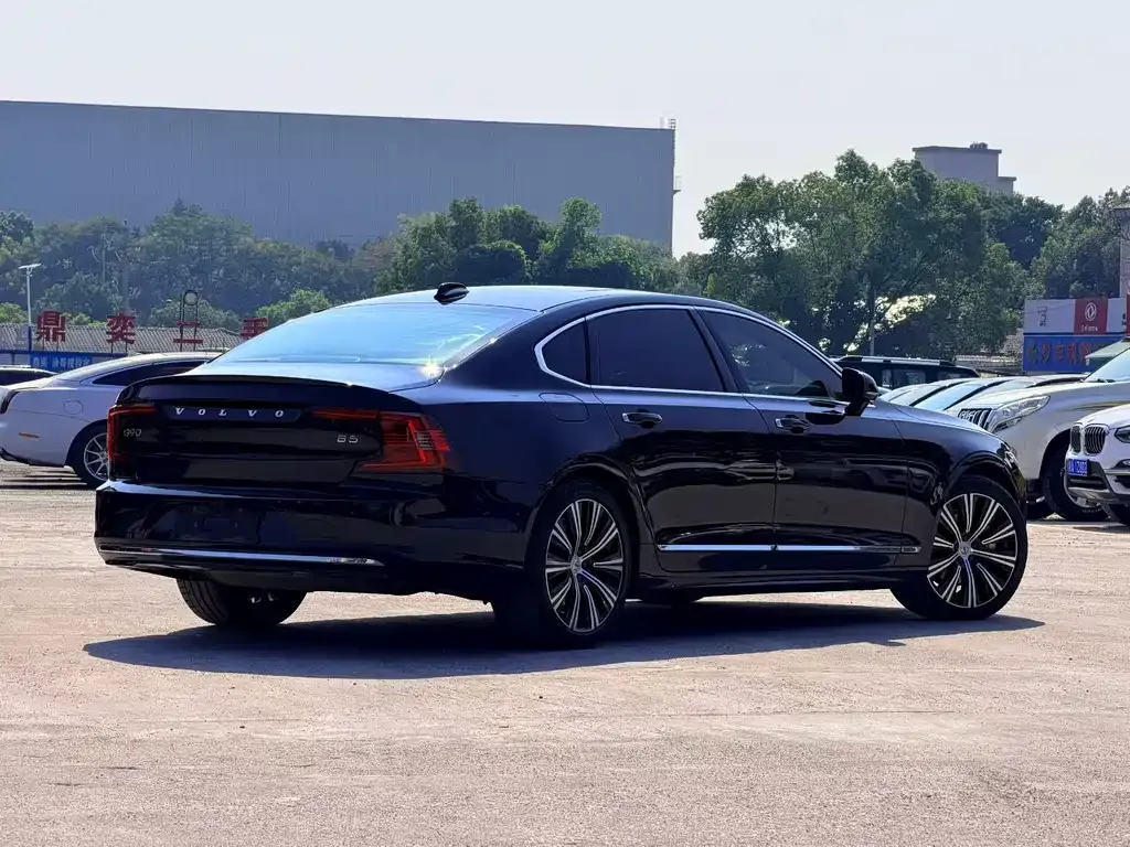 Volvo S90 — фото 3
