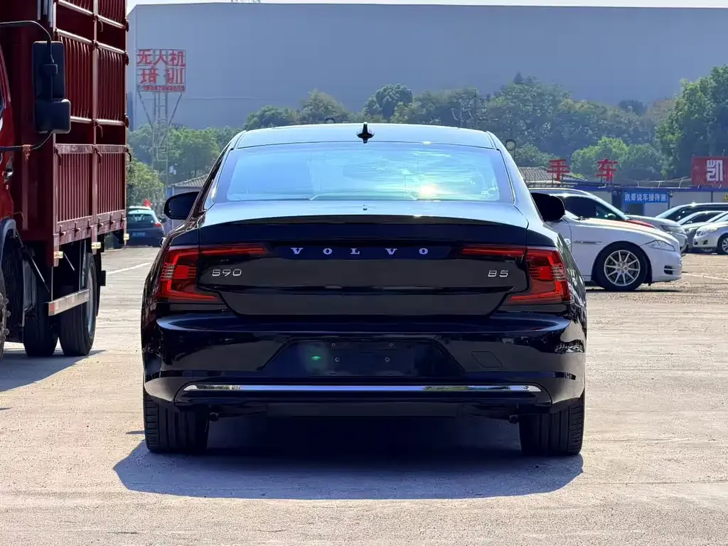 Volvo S90 — фото 2