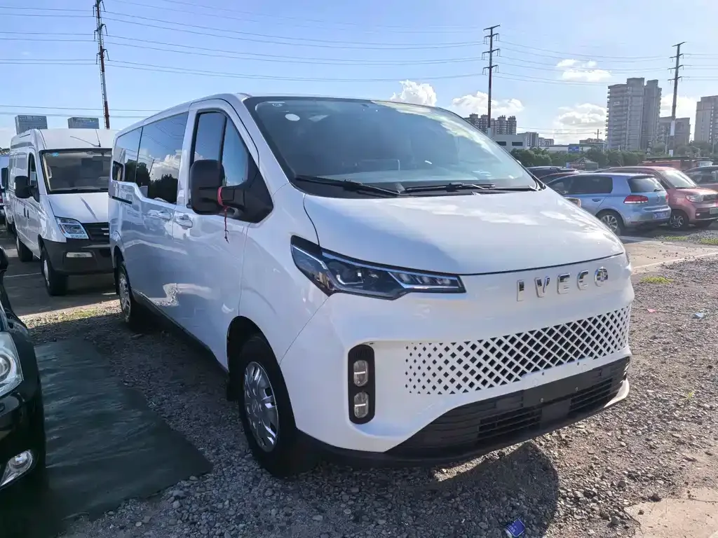 IVECO Juxing — фото 1