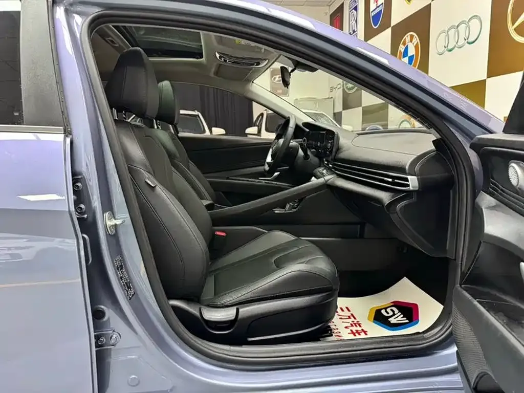 Hyundai Elantra — фото 9
