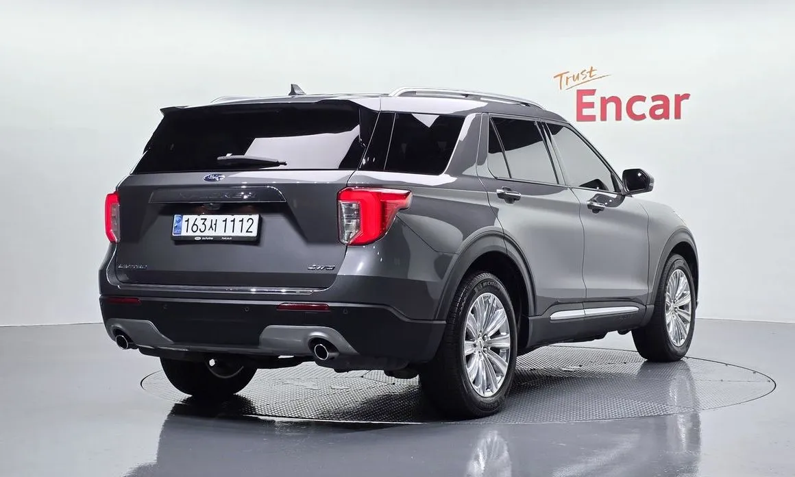 Ford Explorer — фото 10