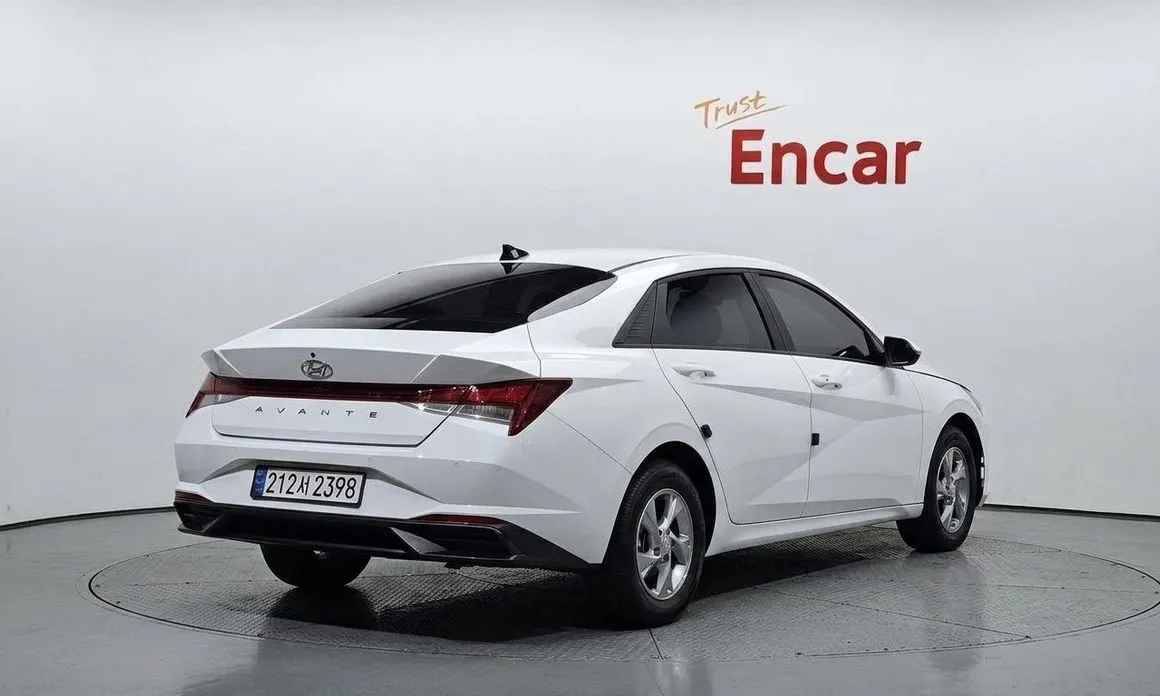Hyundai AVANTE — фото 3