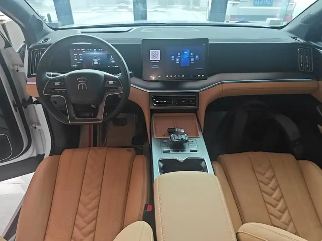 BYD L DM-i — фото 4