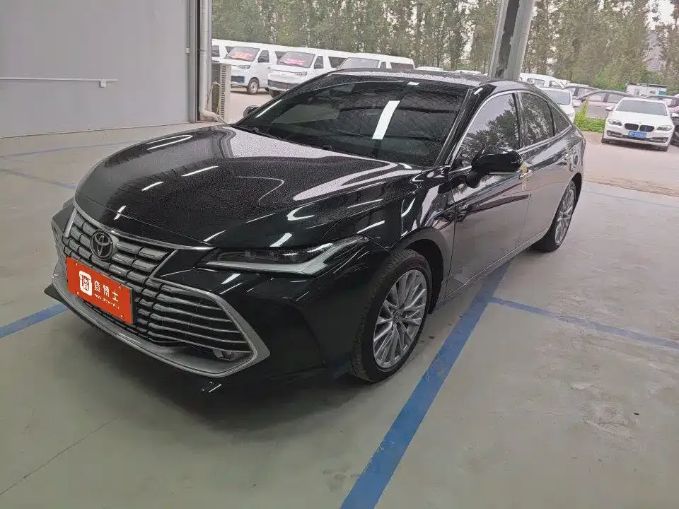 Toyota Avalon — фото 1