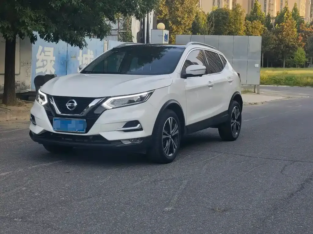 Nissan Qashqai — фото 1