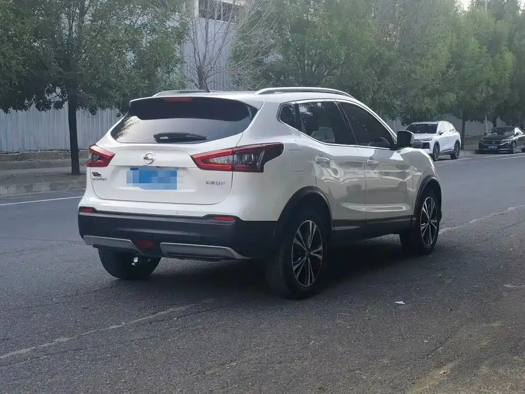 Nissan Qashqai — фото 8