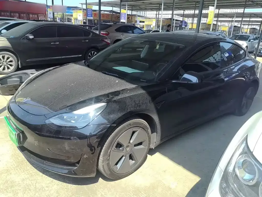 Tesla Model 3 — фото 1