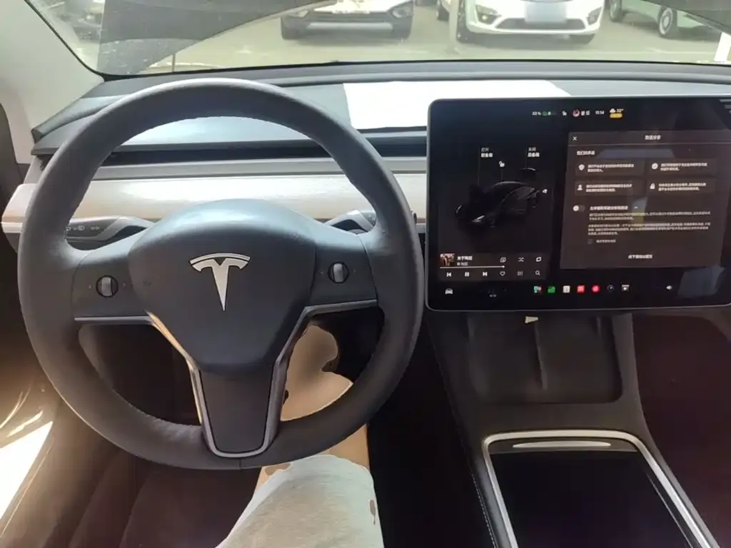 Tesla Model 3 — фото 7