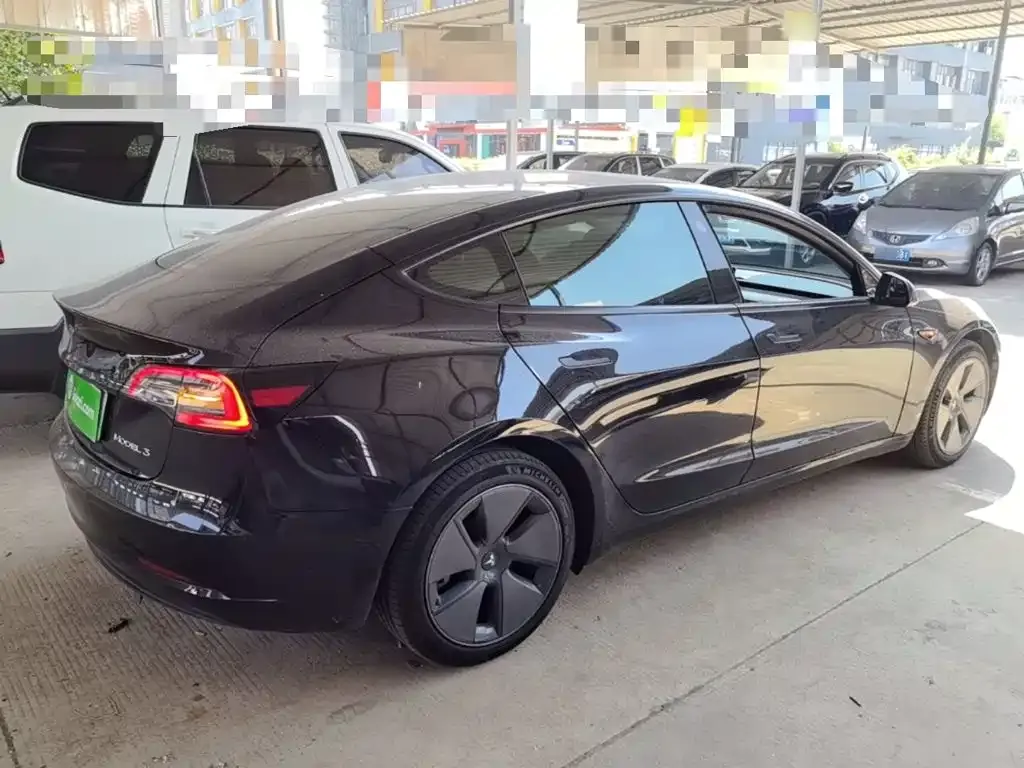 Tesla Model 3 — фото 9