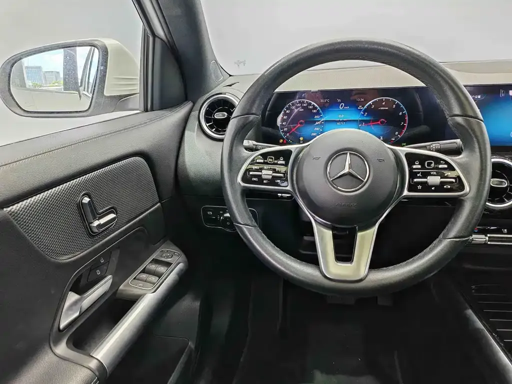 Mercedes-Benz GLA — фото 10