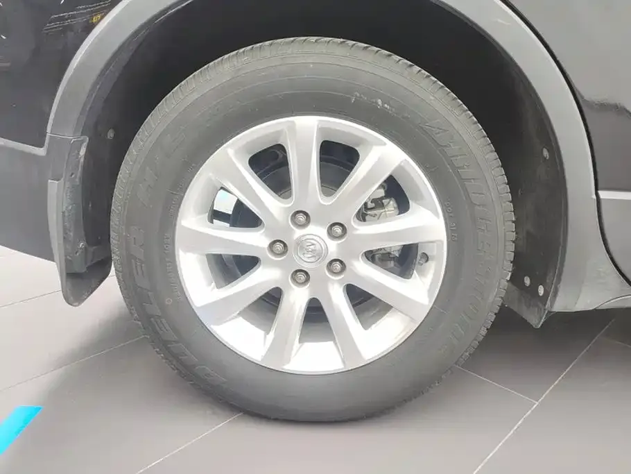 Buick Envision Plus — фото 9