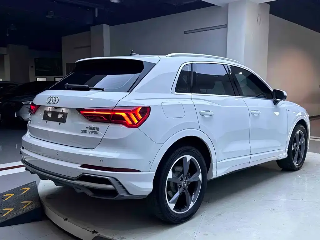 Audi Q3 — фото 6