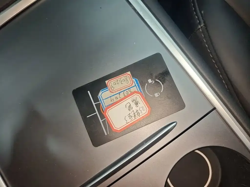 Tesla Model 3 — фото 3