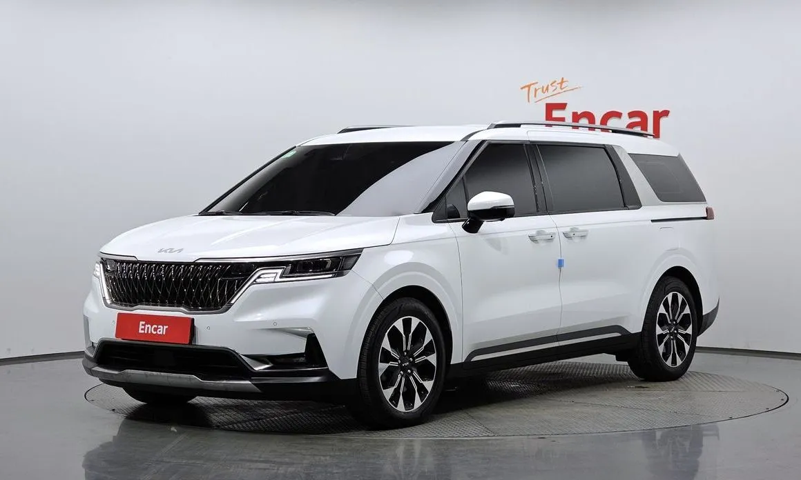 Kia Carnival — фото 1