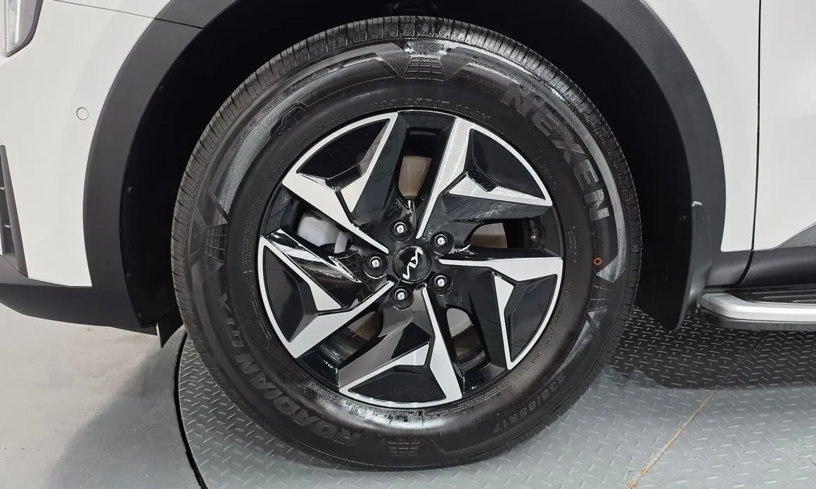 Kia Sorento — фото 7