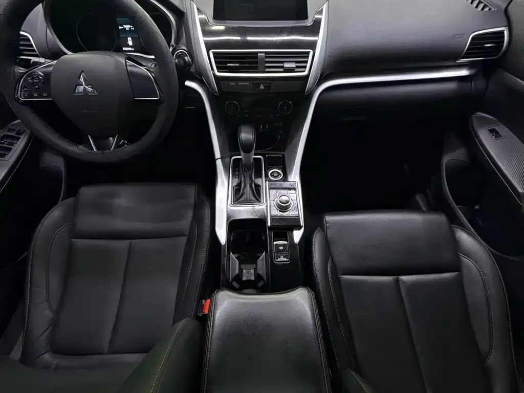 Mitsubishi Eclipse Cross — фото 2