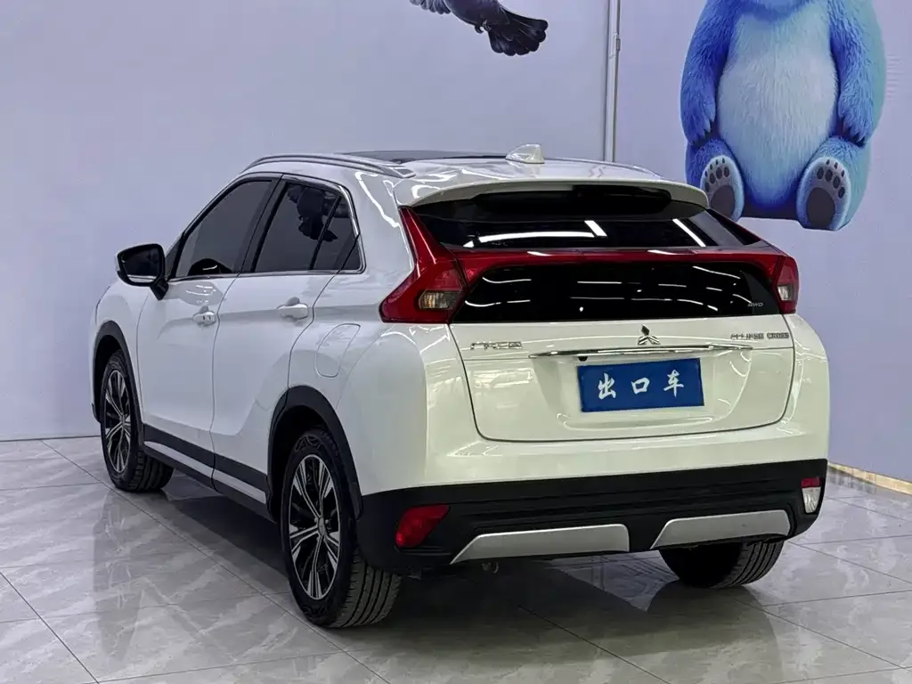 Mitsubishi Eclipse Cross — фото 8
