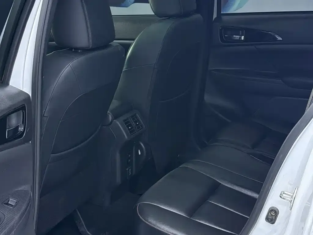 Mitsubishi Eclipse Cross — фото 9
