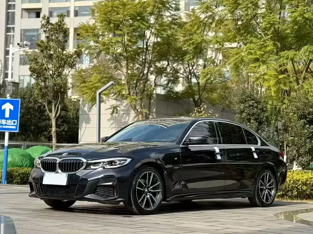 BMW 3 Series — фото 1