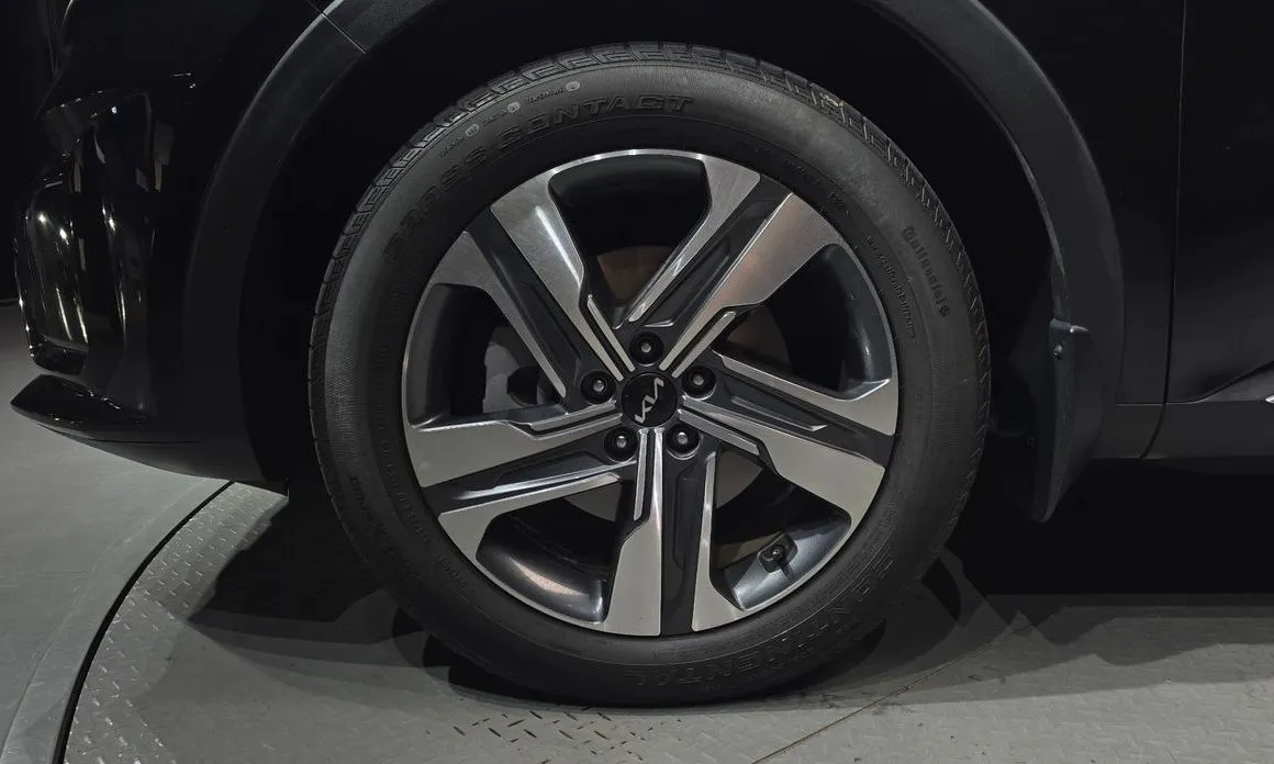 Kia Sorento — фото 6