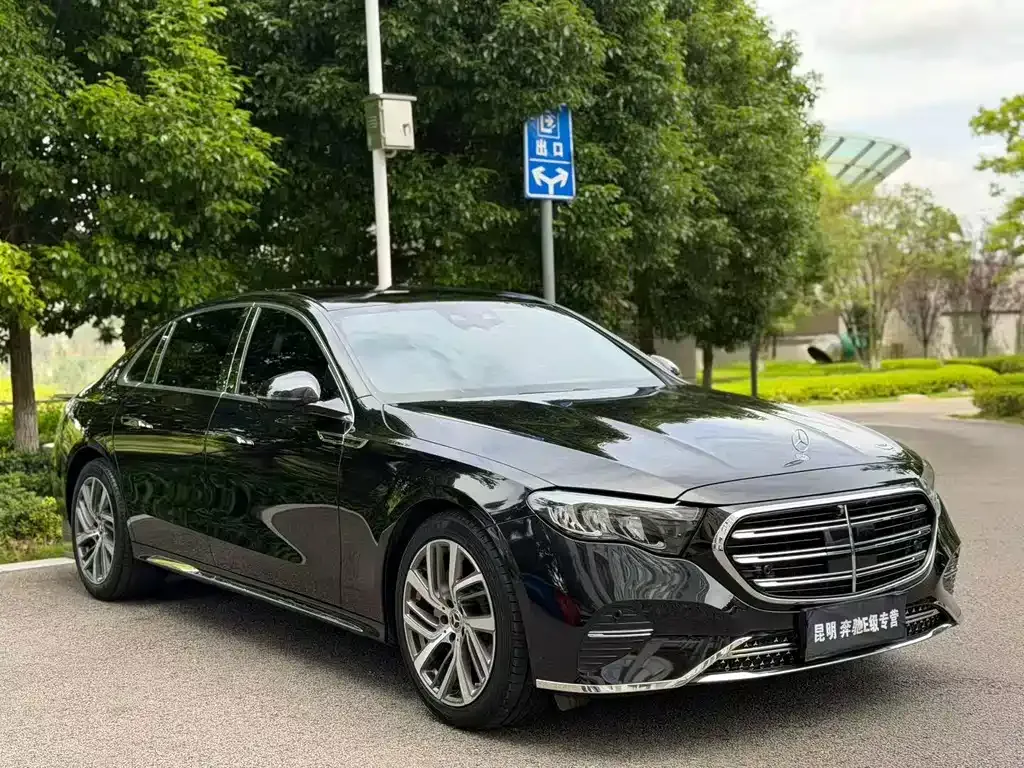 Mercedes-Benz E-Class — фото 4