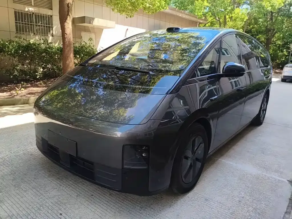 Li Auto MEGA — фото 1