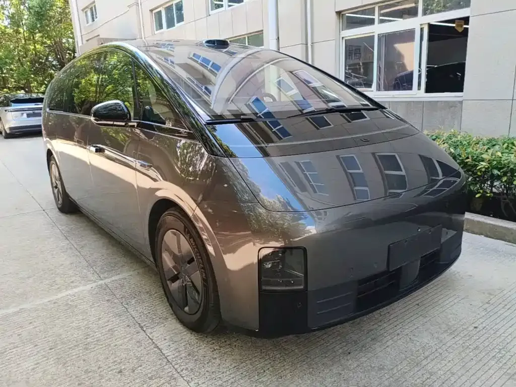 Li Auto MEGA — фото 7