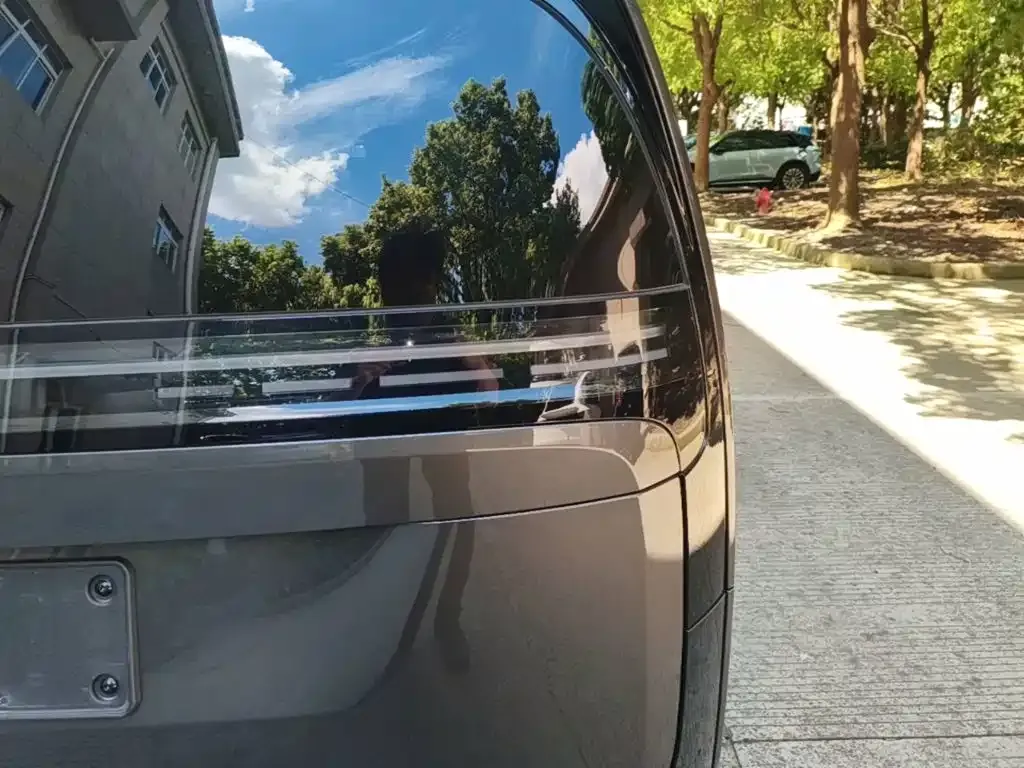 Li Auto MEGA — фото 8