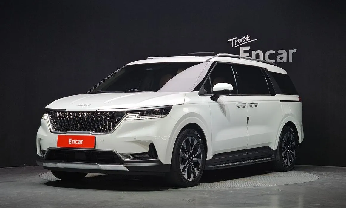 Kia Carnival — фото 1