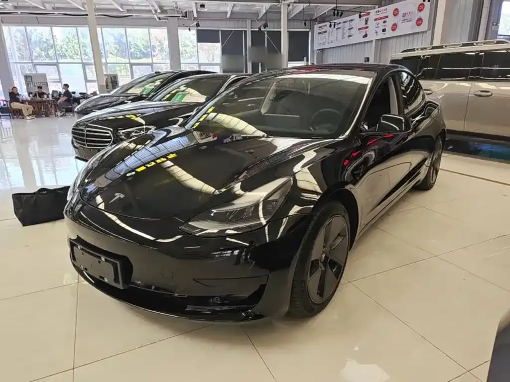 Tesla Model 3 — фото 5