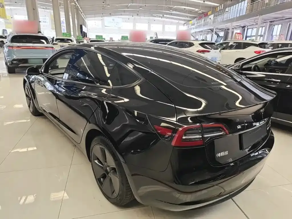 Tesla Model 3 — фото 3