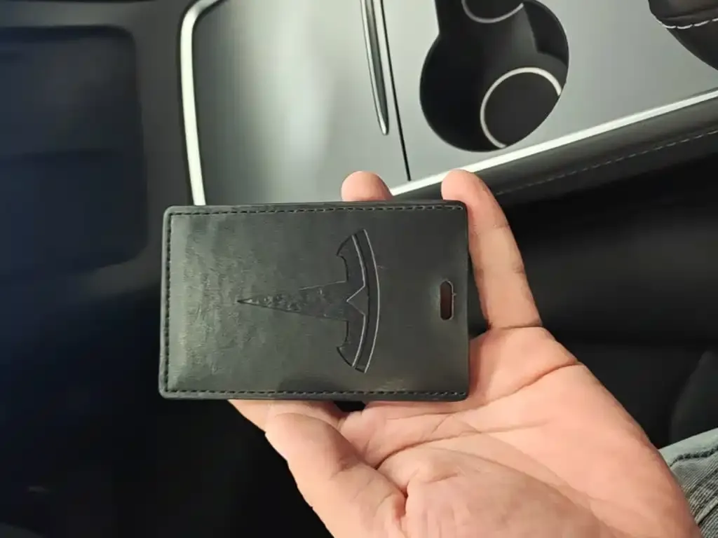 Tesla Model 3 — фото 2