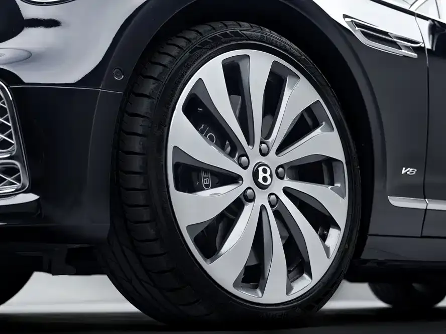 Bentley Flying Spur — фото 6