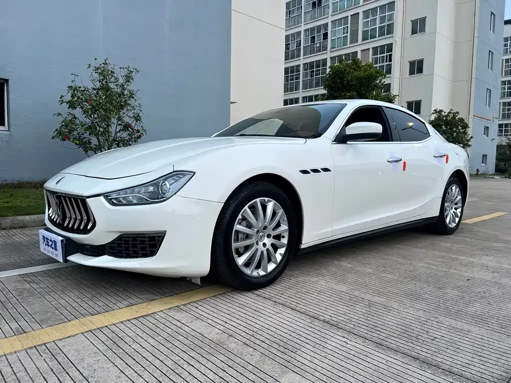 Maserati Ghibli — фото 1
