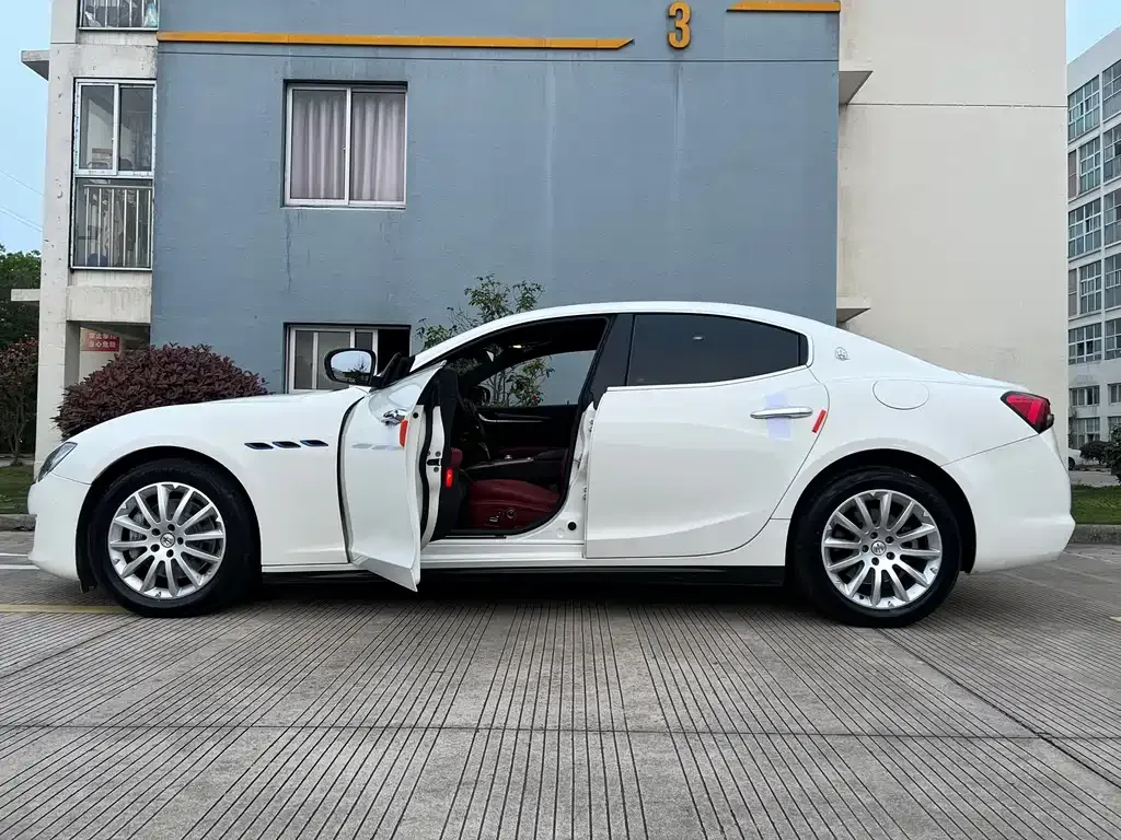 Maserati Ghibli — фото 9