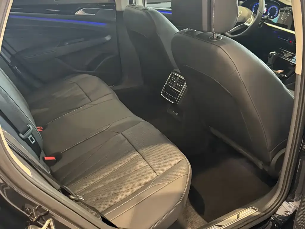 Volkswagen Passat — фото 4