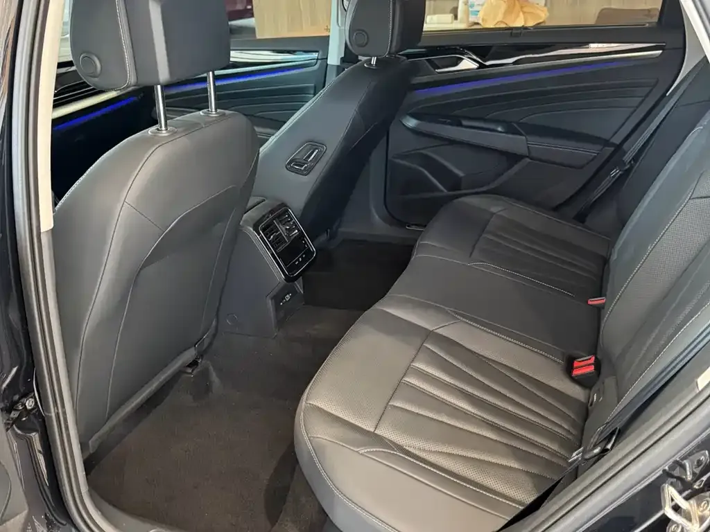 Volkswagen Passat — фото 6