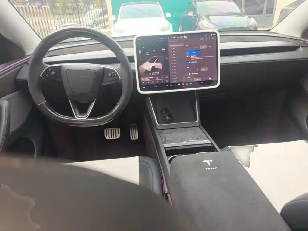 Tesla Model Y — фото 6
