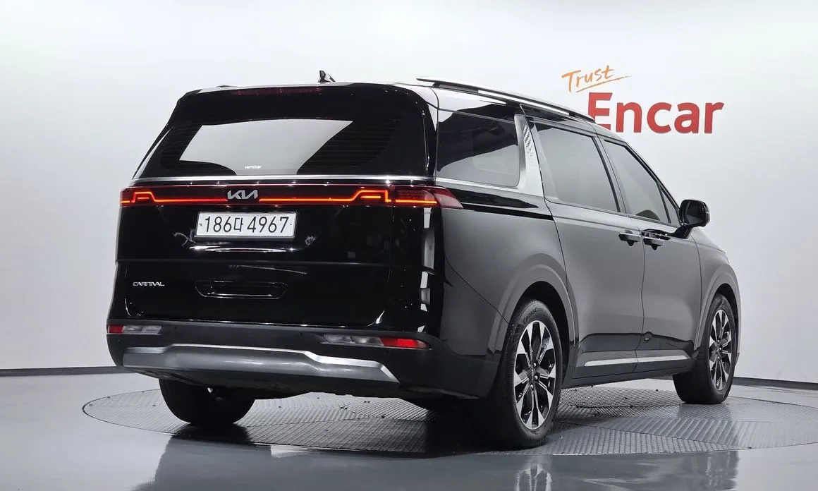 Kia Carnival — фото 10