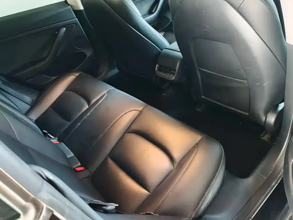 Tesla Model 3 — фото 4