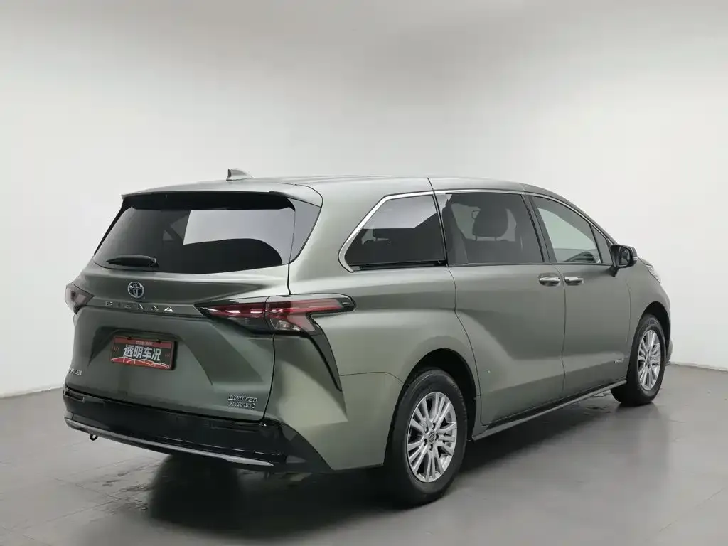Toyota Sienna — фото 2