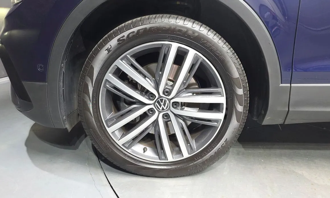 Volkswagen Tiguan — фото 8