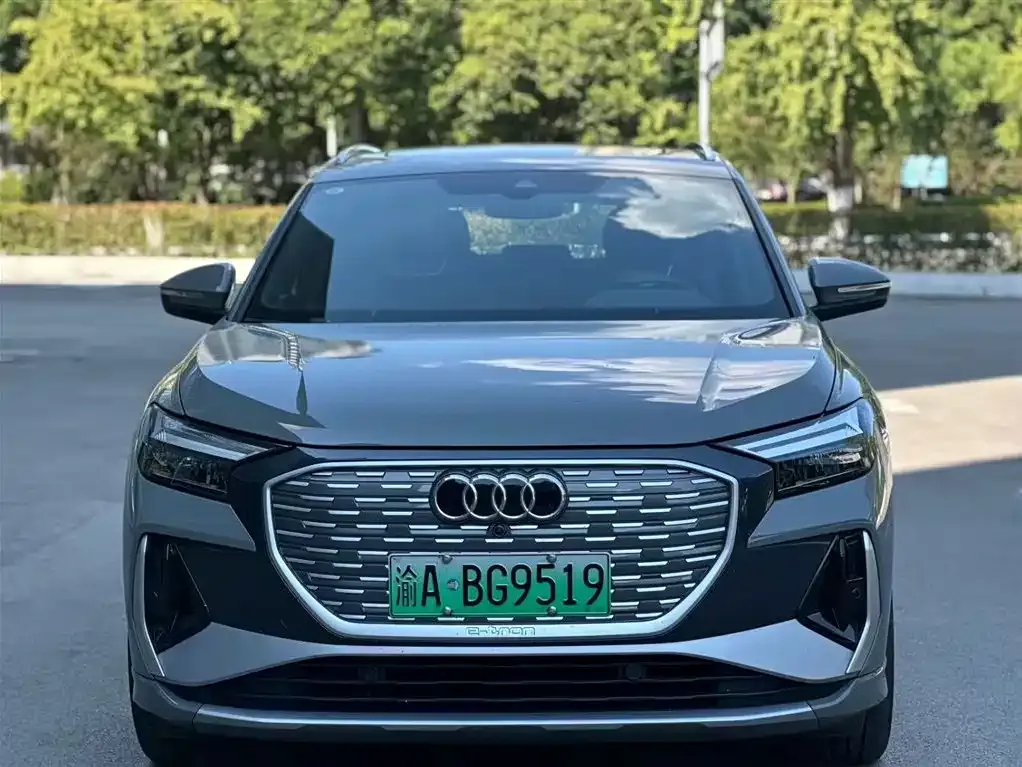 Audi Q4 e-tron — фото 6