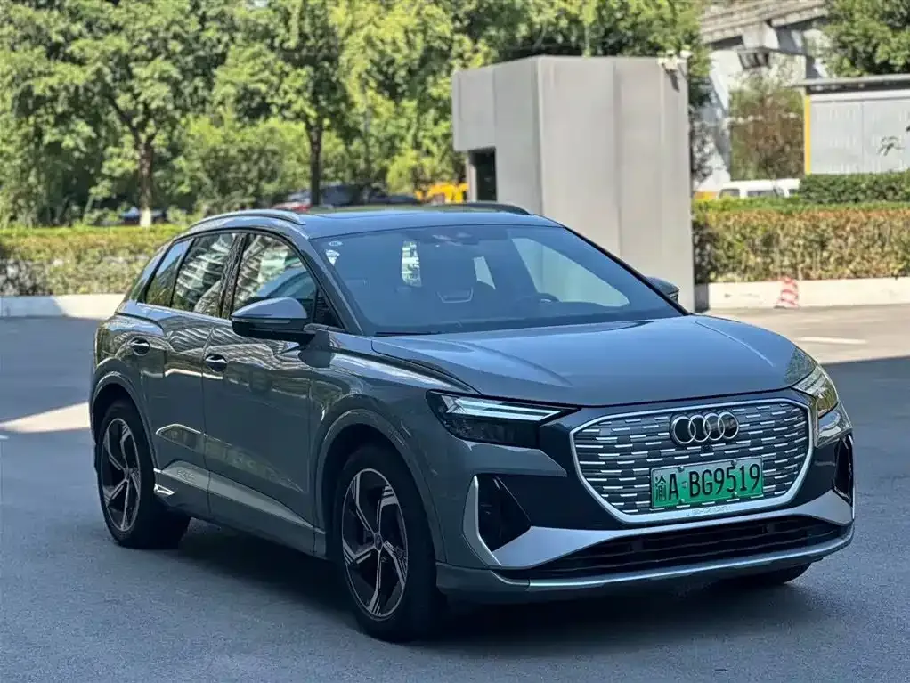 Audi Q4 e-tron — фото 9