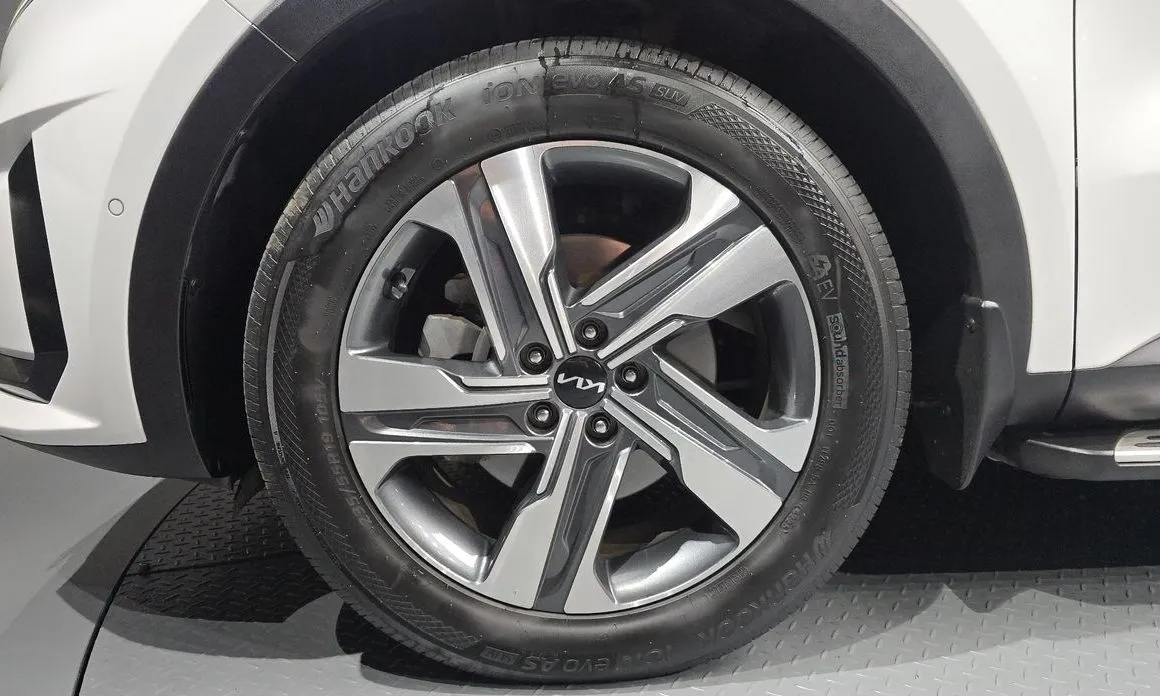 Kia Sorento — фото 5